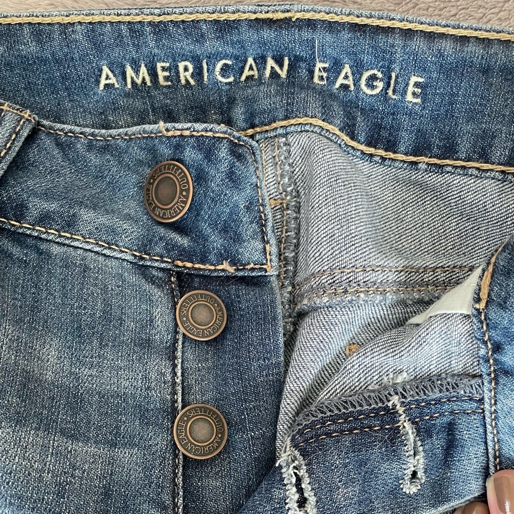 American Eagle Tomgirl Jeans. Size 0.